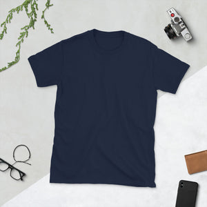 Apenas uma camiseta de estilo macio de manga curta simples de boa qualidade para homens